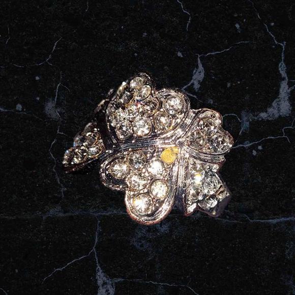 Womens Crystal Filled Hearts Ring, Silver Tone, Size 9, Fair Condition - Picture 4 of 10